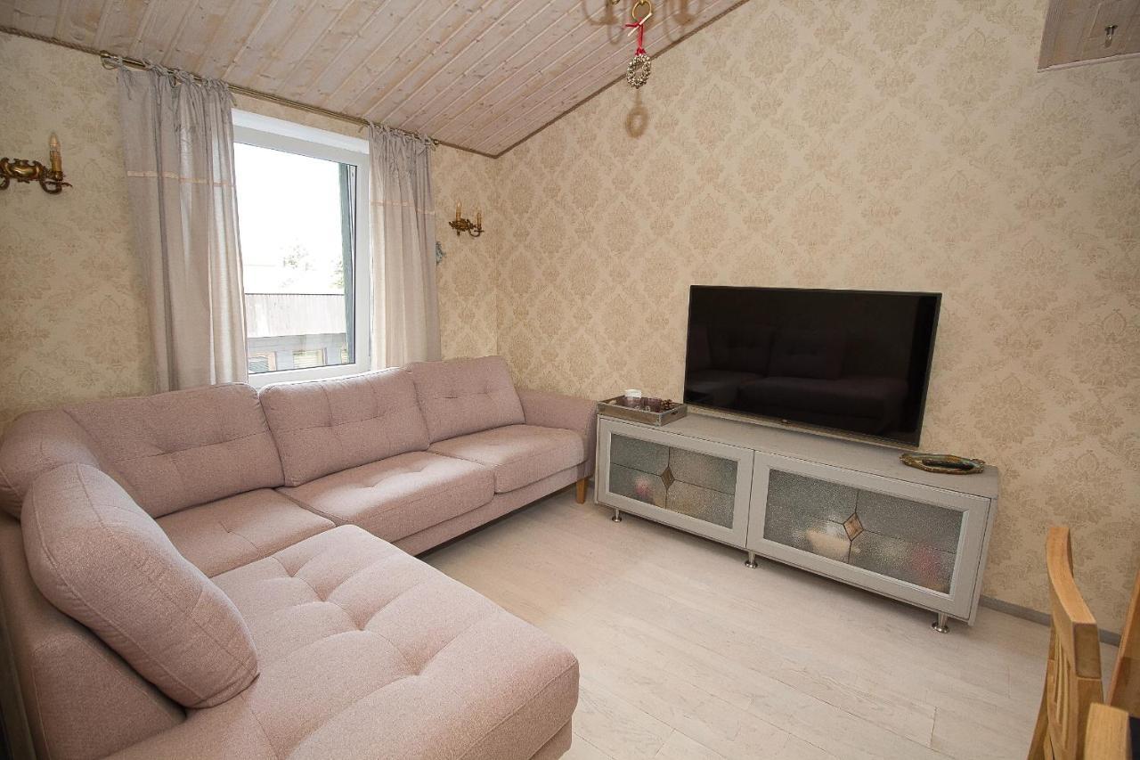 Apartment With Private Garden And Large Balcony Pärnu Exterior foto